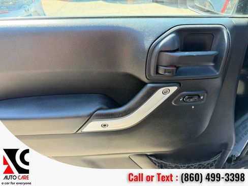 Used 2013 Jeep Wrangler Unlimited Sahara w/ Connectivity Group image 18