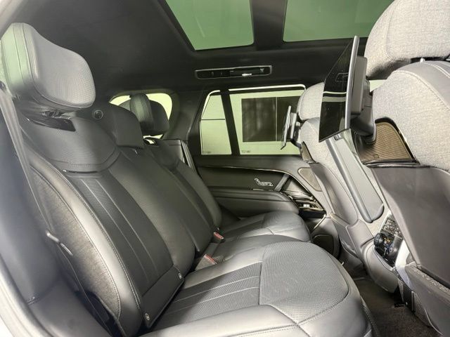 Certified 2023 Land Rover Range Rover SV AWD/4WD image 30