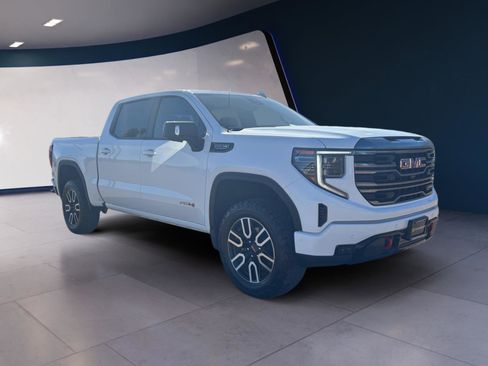 Used 2024 GMC Sierra 1500 AT4 w/ Technology Package image 7