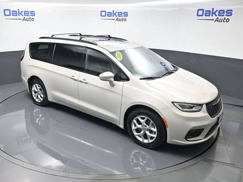 Used 2021 Chrysler Pacifica Limited w/ S Appearance Package AWD/4WD image 46
