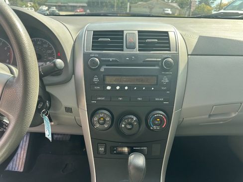 Used 2010 Toyota Corolla LE image 17