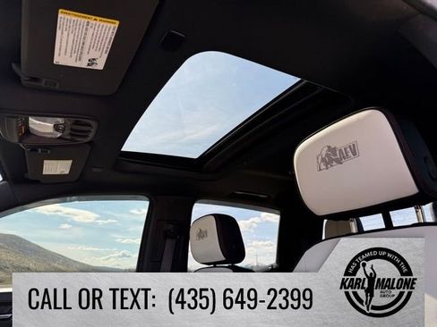 Used 2024 GMC Canyon AT4X w/ AT4X AEV Edition AWD/4WD image 27