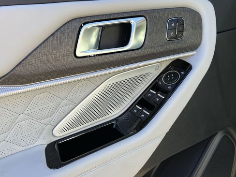 New 2026 Ford Explorer Platinum w/ LUX Leather Package image 15