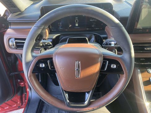 Certified 2025 Lincoln Aviator Reserve w/ Equipment Group 201A image 32