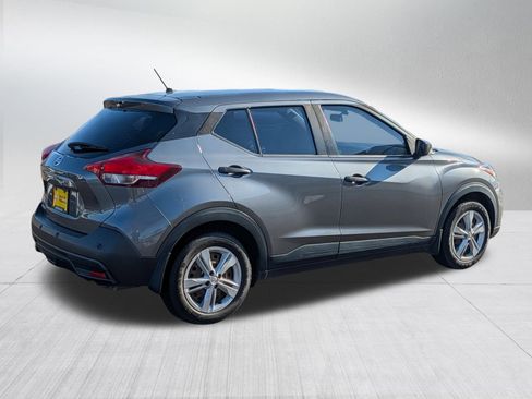 Used 2020 Nissan Kicks S image 7