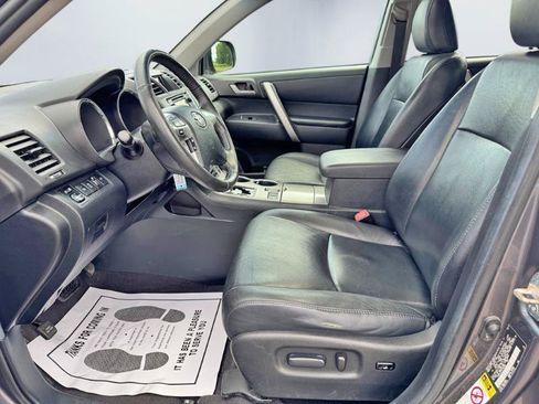 Used 2013 Toyota Highlander SE AWD/4WD image 15