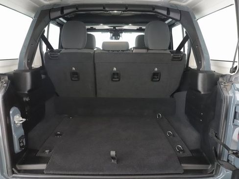 Used 2025 Jeep Wrangler Unlimited Sahara image 27