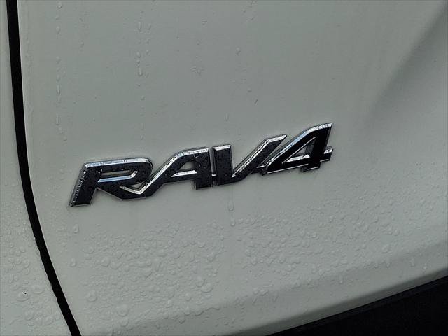Certified 2025 Toyota RAV4 LE AWD/4WD image 6