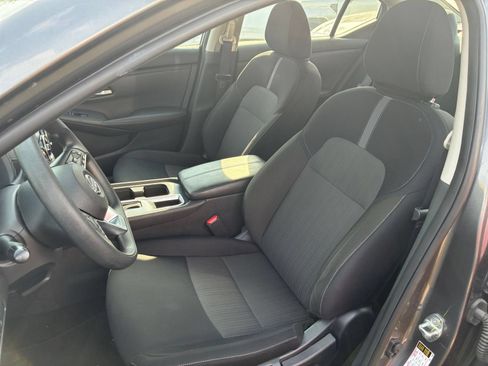 Used 2025 Nissan Sentra SV FWD image 30