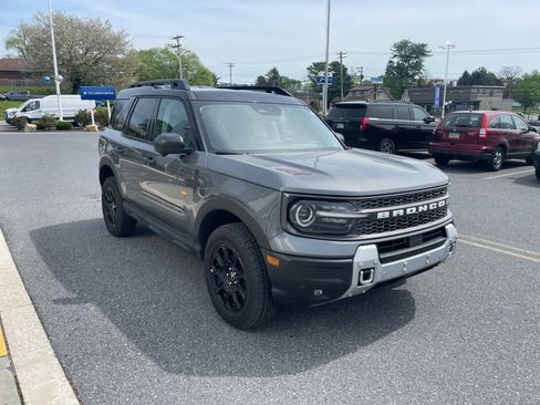 Used 2025 Ford Bronco Sport Badlands image 7