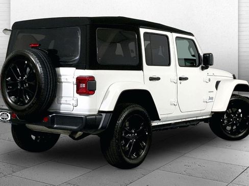 Used 2024 Jeep Wrangler Unlimited Sahara AWD/4WD image 13