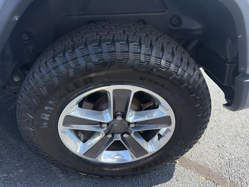 Used 2018 Jeep Wrangler Unlimited Sahara AWD/4WD image 7