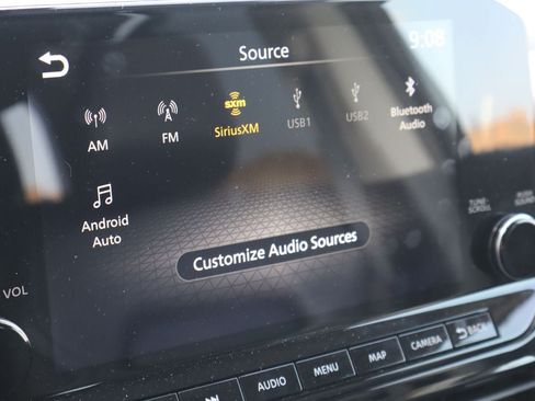 Used 2025 Nissan Pathfinder Platinum FWD image 10