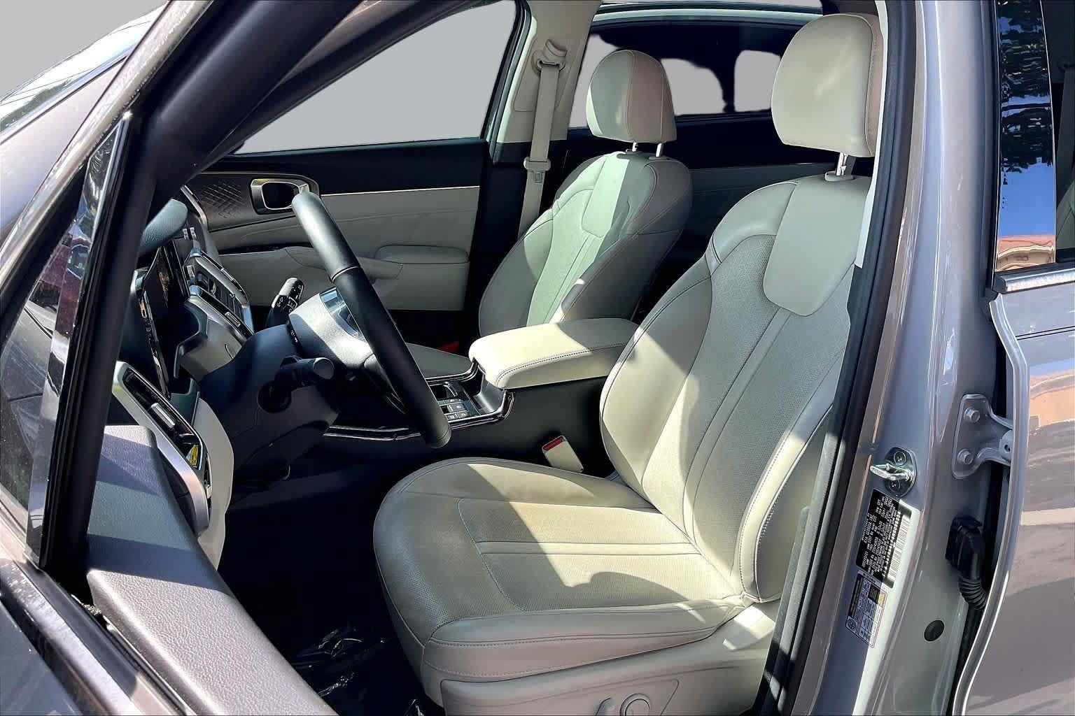 Used 2022 Kia Sorento SX FWD image 24