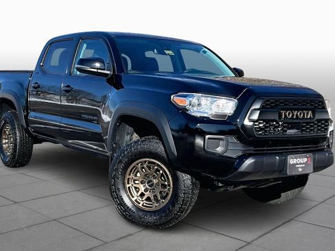Used 2023 Toyota Tacoma 4x4 Double Cab image 2