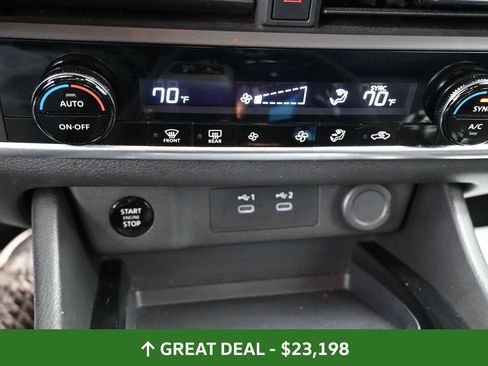 Used 2025 Nissan Rogue SV AWD/4WD image 33