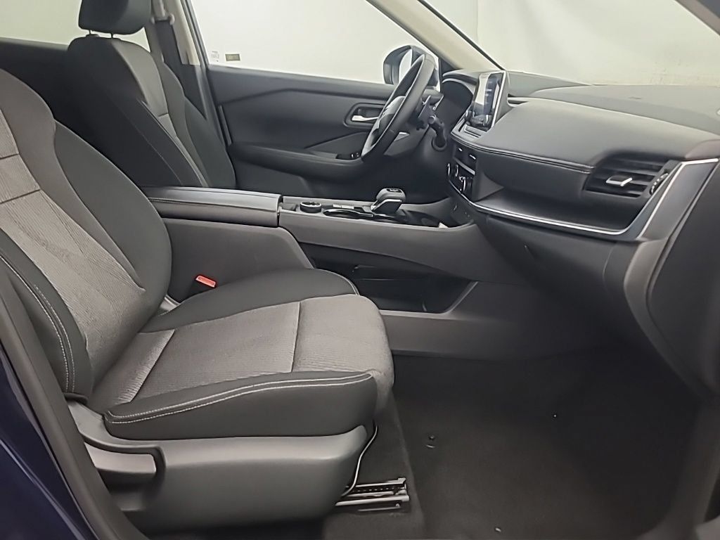 Used 2026 Nissan Rogue SV AWD/4WD image 14