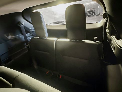 Used 2025 Mitsubishi Outlander SEL image 29