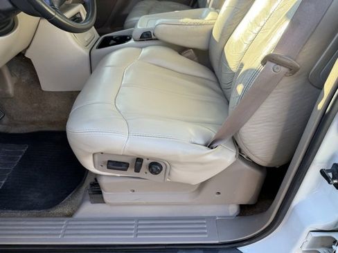 Used 2001 Chevrolet Tahoe LT w/ LT Preferred Equipment Group image 11