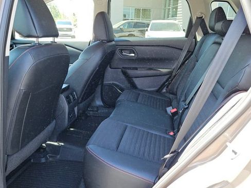 Used 2025 Nissan Rogue SV AWD/4WD image 4