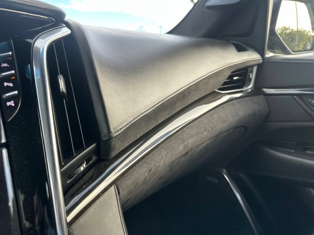 Used 2020 Cadillac Escalade Platinum w/ Escalade Sport Edition AWD/4WD image 28