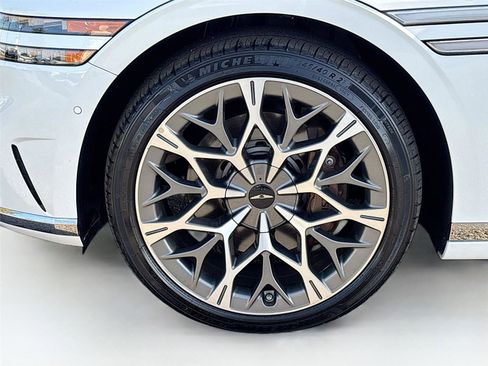 Used 2025 Genesis G90 3.5T image 38