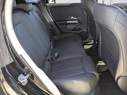 Used 2025 Mercedes-Benz GLA 250 image 19