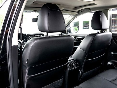 Used 2022 Nissan Rogue Sport SL w/ Premium Package image 28