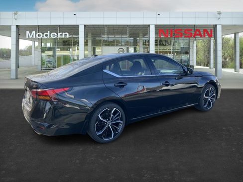 New 2025 Nissan Altima 2.5 SR image 5