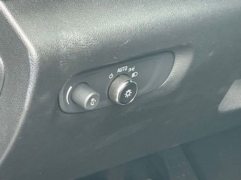 Used 2023 Chevrolet Traverse LT AWD/4WD image 7