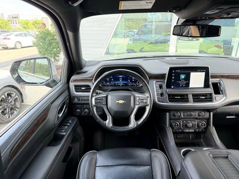 Used 2023 Chevrolet Suburban Premier RWD image 35