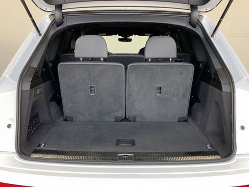 Used 2025 Audi SQ7 Premium Plus w/ Executive Package image 30