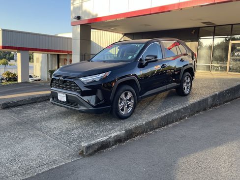 Certified 2024 Toyota RAV4 XLE AWD/4WD image 4