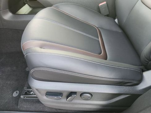 New 2026 Nissan Armada SL w/ Captain's Chari Seat Package image 18