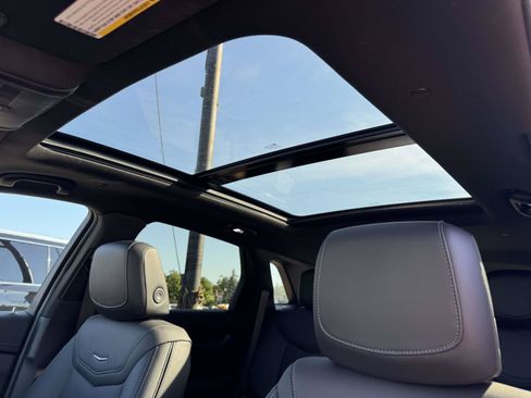 Certified 2023 Cadillac XT5 Premium Luxury AWD/4WD image 19