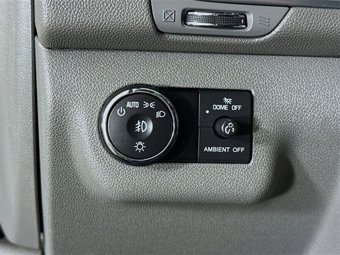 Used 2014 Chevrolet Traverse LT image 17