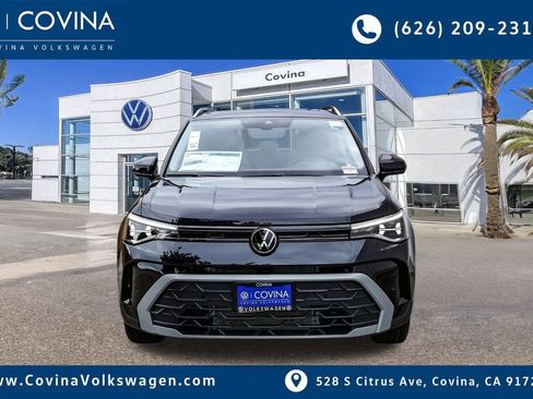 New 2026 Volkswagen Taos SE image 2