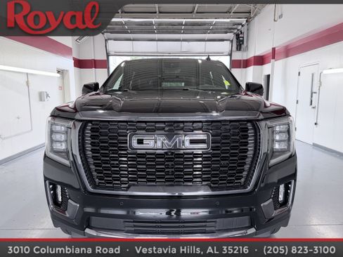 Used 2023 GMC Yukon XL Denali Ultimate AWD/4WD image 2