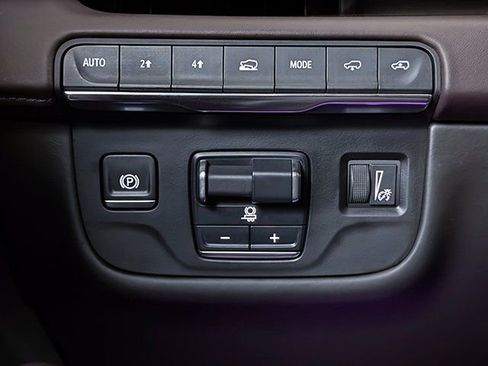 Used 2023 Cadillac Escalade Sport Platinum w/ LPO, ONYX Package AWD/4WD image 17