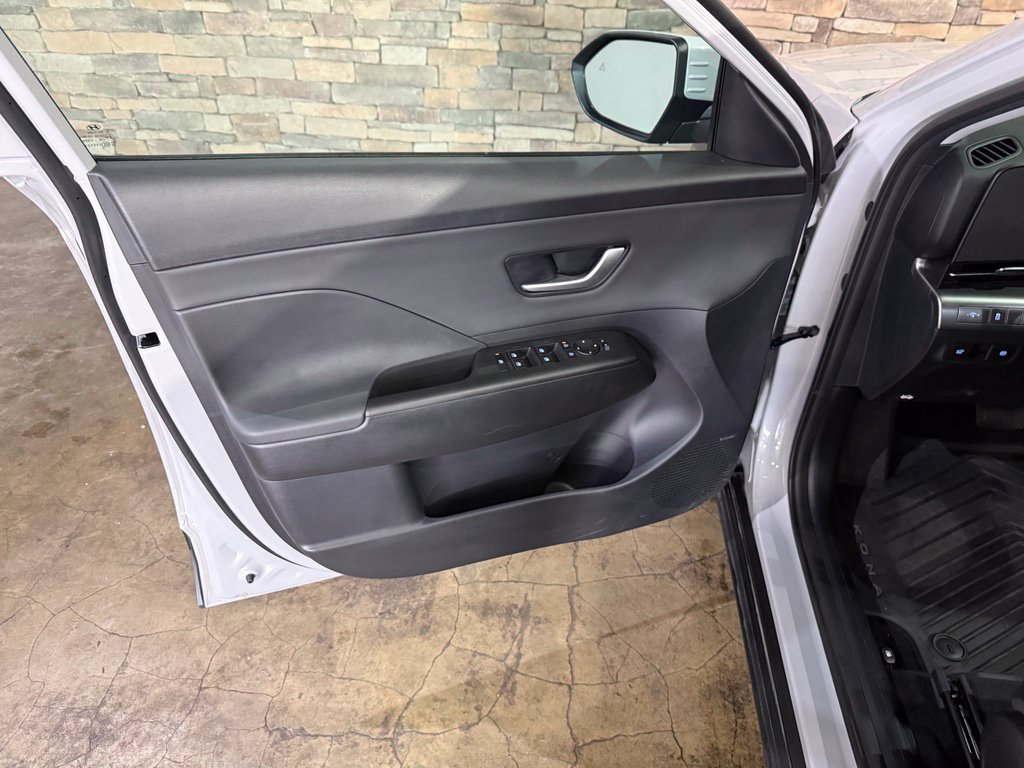 Used 2026 Hyundai Kona Limited AWD/4WD image 9