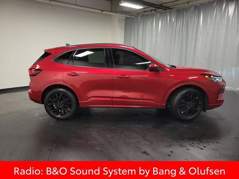 Used 2023 Ford Escape ST-Line Elite w/ Premium Technology Package AWD/4WD image 9