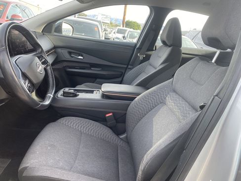 Used 2023 Nissan Ariya FWD image 8
