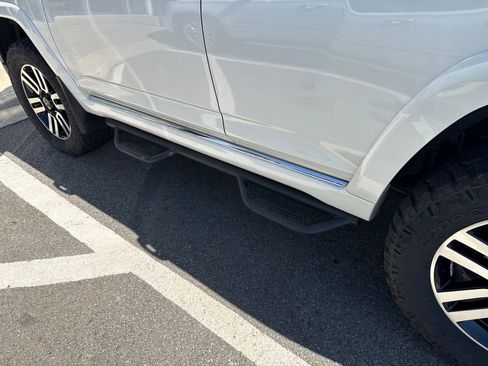 Used 2019 Toyota 4Runner Limited AWD/4WD image 8