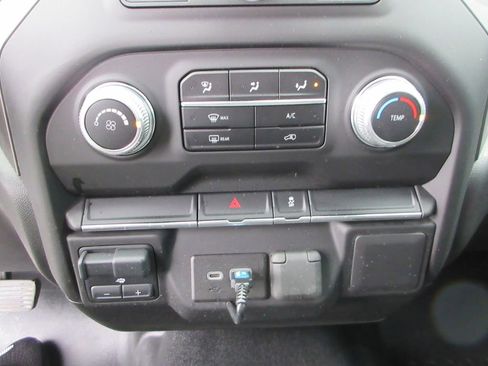 Used 2023 GMC Sierra 3500 Pro w/ Convenience Package image 28