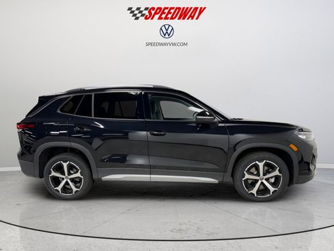 New 2026 Volkswagen Tiguan SE image 8