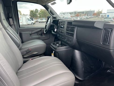 New 2025 Chevrolet Express 2500 Work Van w/ Driver Convenience Package image 20