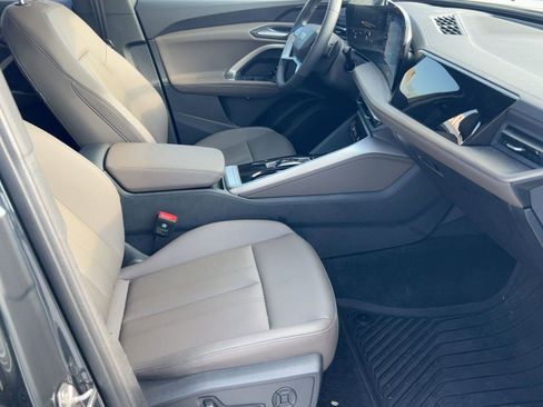 Certified 2025 Audi Q5 Premium w/ Convenience Package image 29