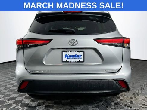 Used 2022 Toyota Highlander XLE image 4