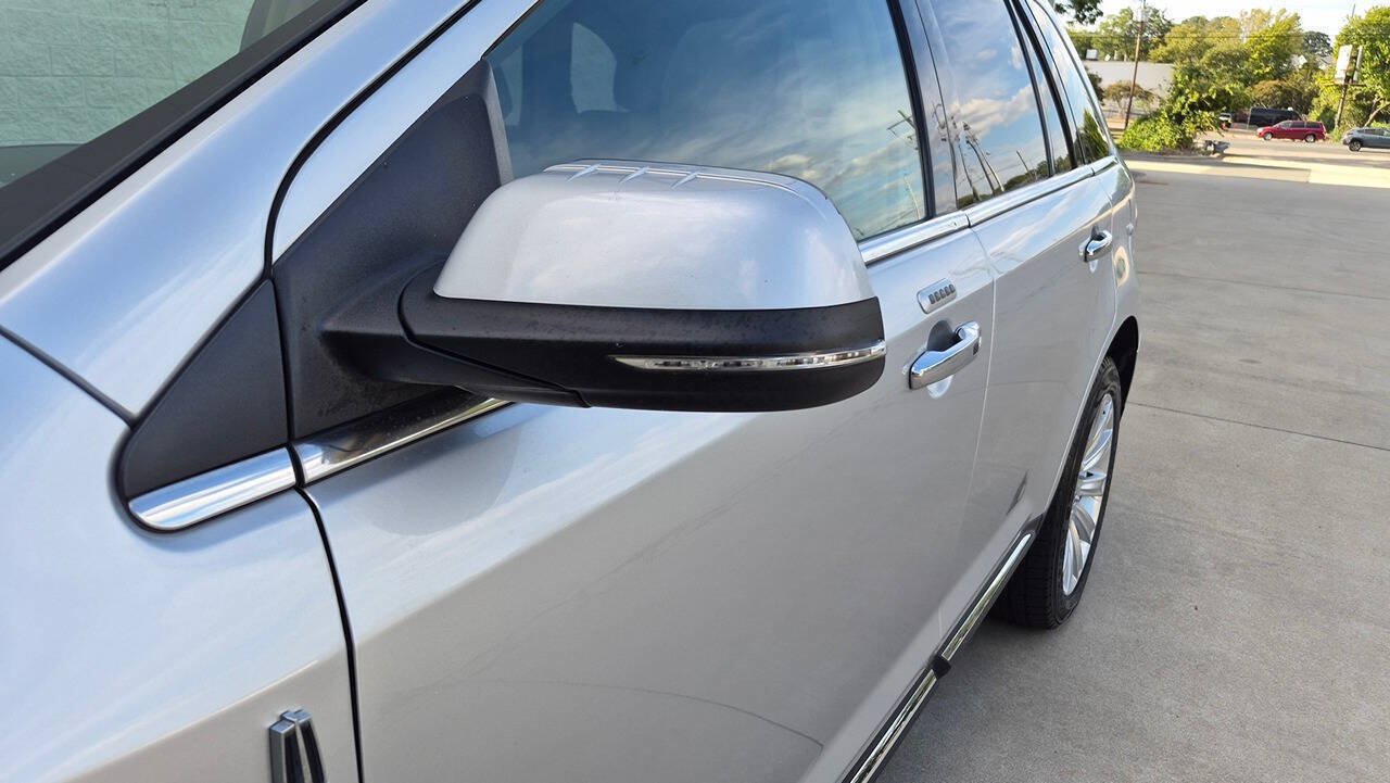 Used 2015 Lincoln MKX AWD w/ Equipment Group 102A image 12