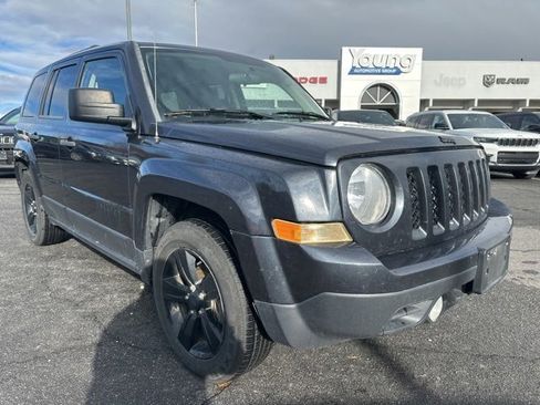Used 2014 Jeep Patriot Sport w/ Southwest Package image 1